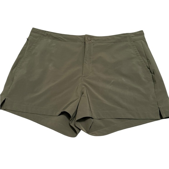 EUC North Face Olive Green Women's Shorts - Picture 1 of 8